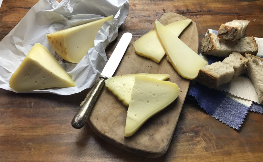 Tetilla cheese snack