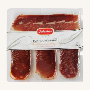 Assortiment Serrano avec jambon (jambon), chorizo, salchichón et longe (longe), pré-tranché