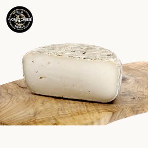 Fromage de chèvre semi-affiné artisanal de la Garrotxa, demi-meule